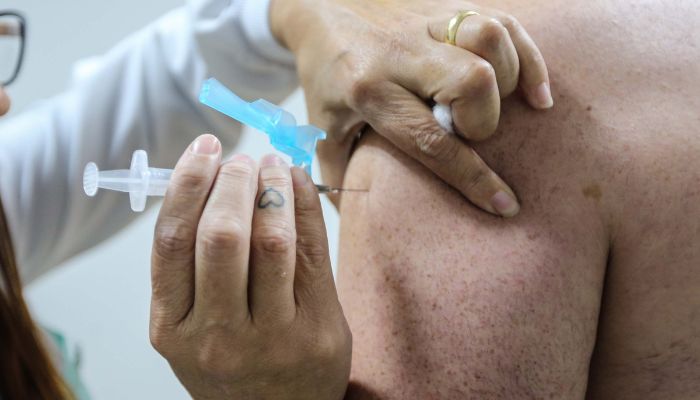 Foto: Geraldo Bubniak/AEN Doenças respiratórias: Saúde reforça importância da vacina para grupos de risco